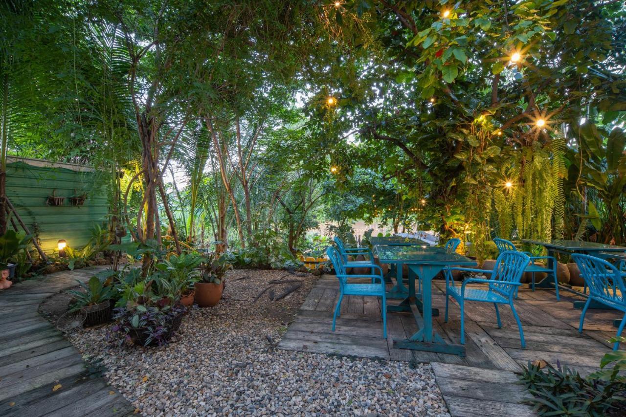 River Art Hotel Chiang Mai Buitenkant foto